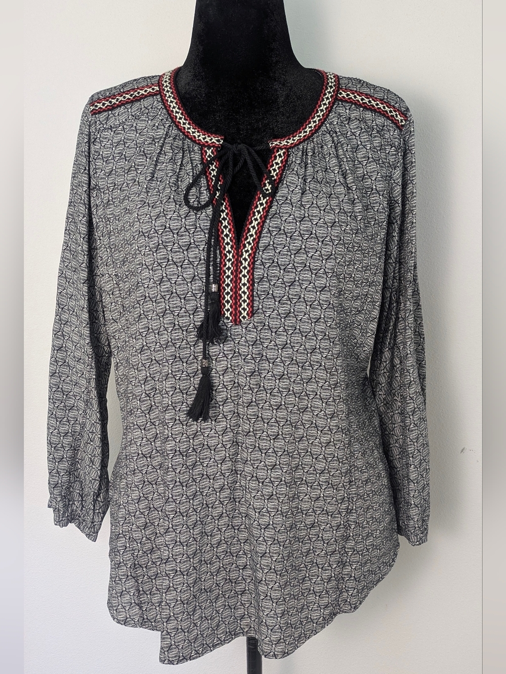 Daniel Rainn Women's Sz L Embroidered 3/4 Sleeve Black White Boho Peasant Top